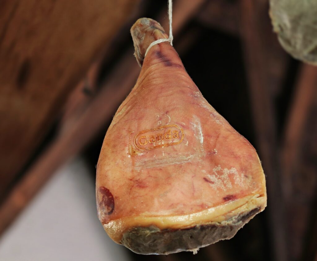 jambon suspendu